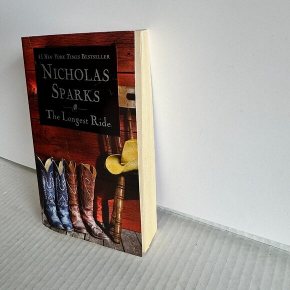 The Longest Ride By Nicholas Sparks Paperback Book - Picture 2 of 5